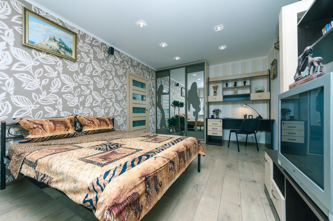 Apartment On Sevastopolska Square Kiev Esterno foto