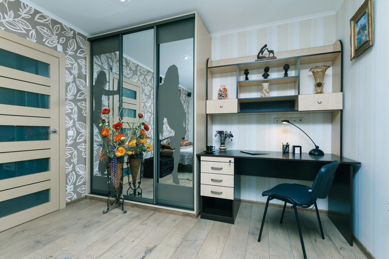 Apartment On Sevastopolska Square Kiev Esterno foto