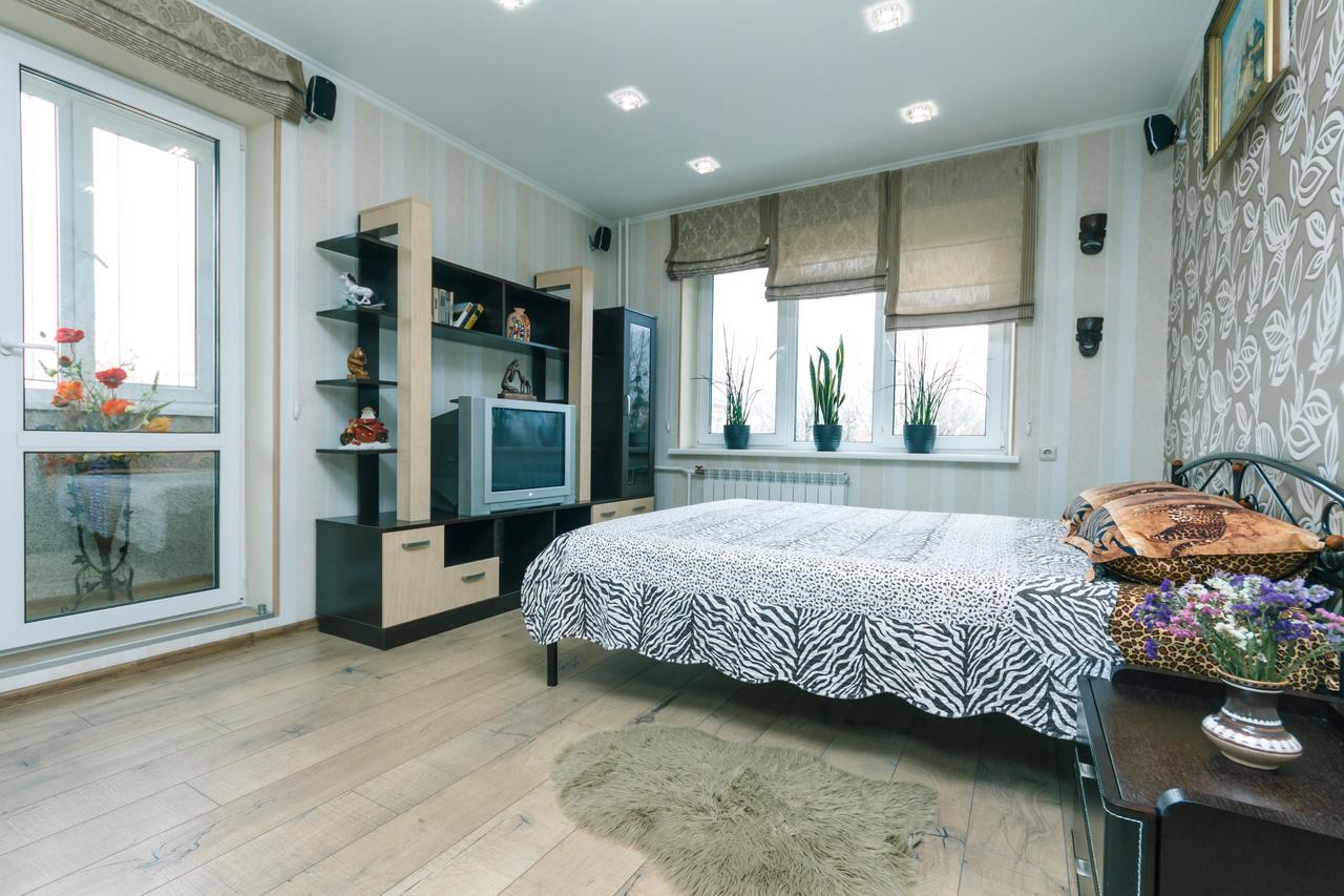 Apartment On Sevastopolska Square Kiev Esterno foto