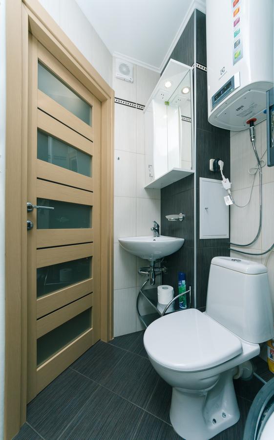 Apartment On Sevastopolska Square Kiev Esterno foto